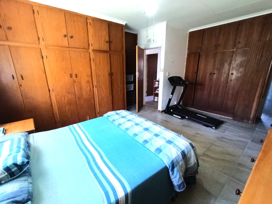 4 Bedroom Property for Sale in Langenhovenpark Free State